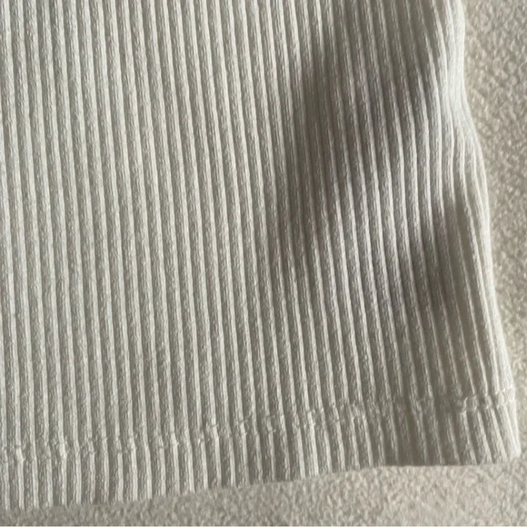 GAP Ribbed Crossover Cutout Top - Picture 3 of 7